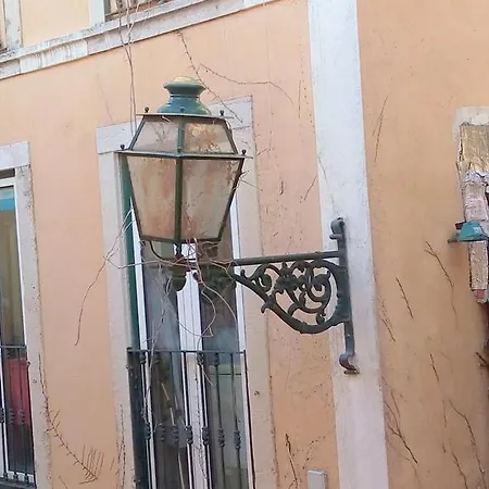 Apartamento Charming Flat With Terrace @ The Heart Of *
